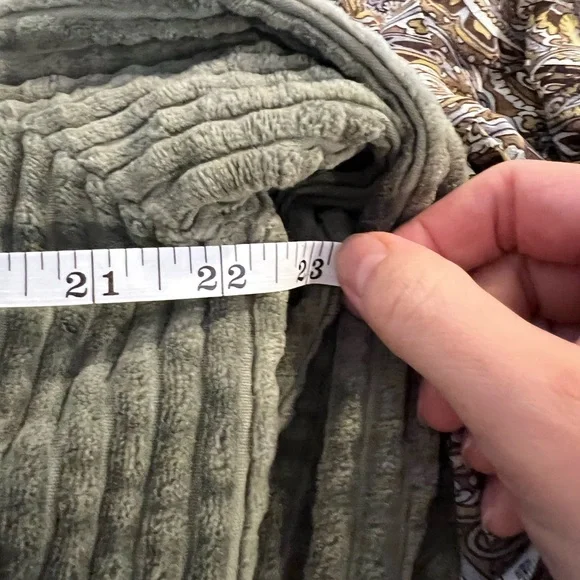 Woolrich Women’s 100% Cotton Olive Green Corduroy Ribbed Zip Up Jacket w/Pockets - Picture 11 of 12